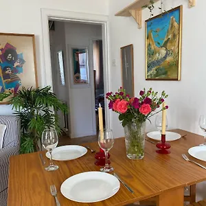 2 Bed With Garden Near Centre & Beach, Free Parking Apartment Edinburgh